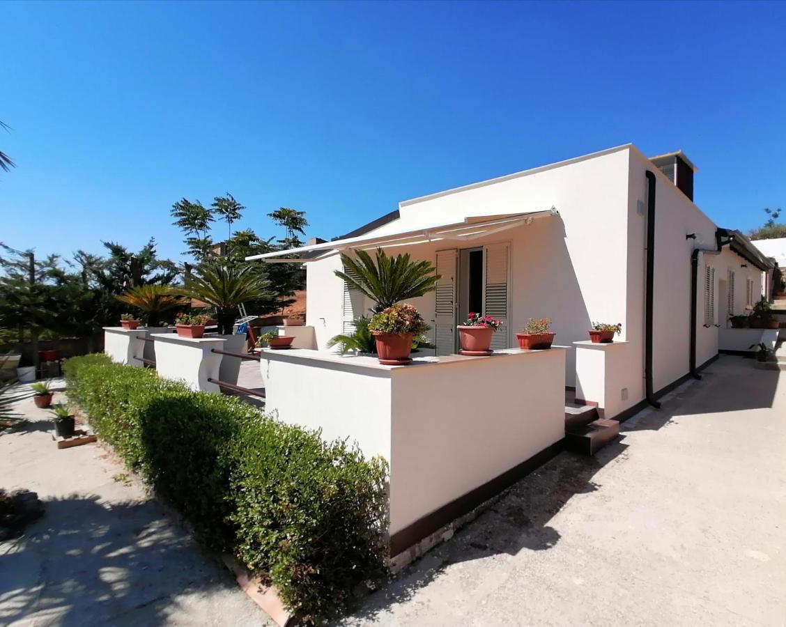 Casa Vacanze Villa Tropia Camastra Exterior photo